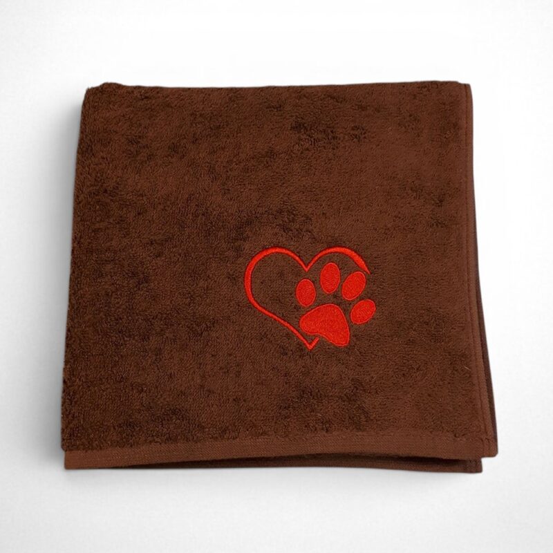 Рушник з вишивкою "Відбиток лапки на серці"